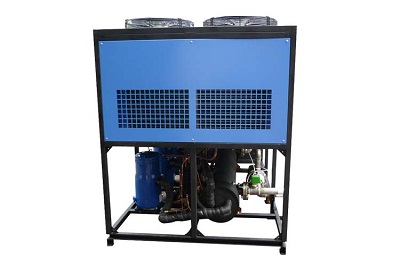 操作冷水機(jī)時(shí)有哪些注意事項(xiàng)？